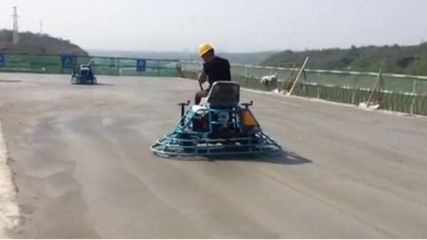 小型座駕式抹光機