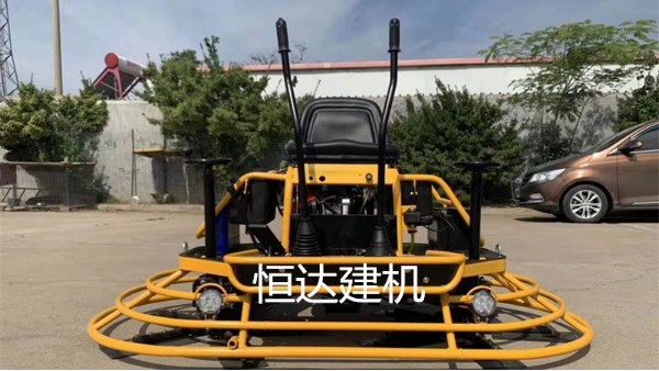 駕駛型水泥平地機