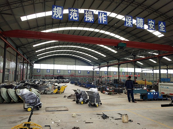 恒達建機：車(chē)間全景